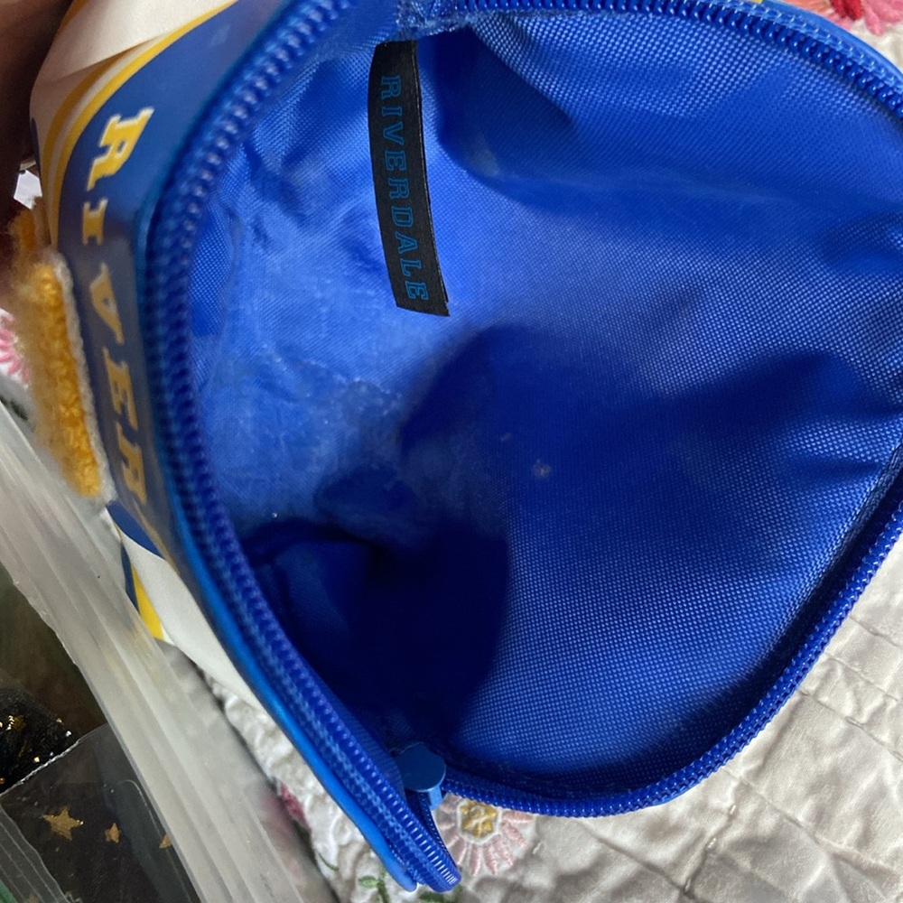 5/$40 🏷️ NWT RIVERDALE LETTERJACKET STYLE MAKEUP/COSMETIC BAG - Picture 8 of 8